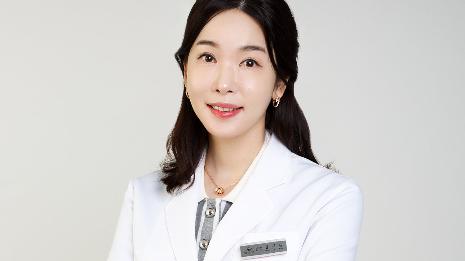 반나절 반짝 잘보이는 노안 안약, 무턱대고 쓰면 위험[기고/금지은]