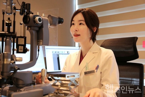 안약 한 방울로 돋보기를 벗을 수 있을까